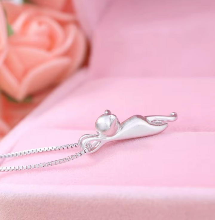 Sterling Silver Cute Hanging Cat Adjustable necklace.